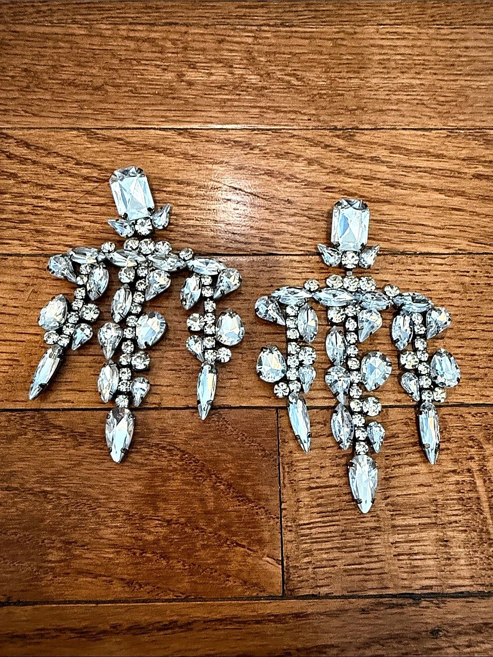 Crystal Drop Earrings in Silver Like New